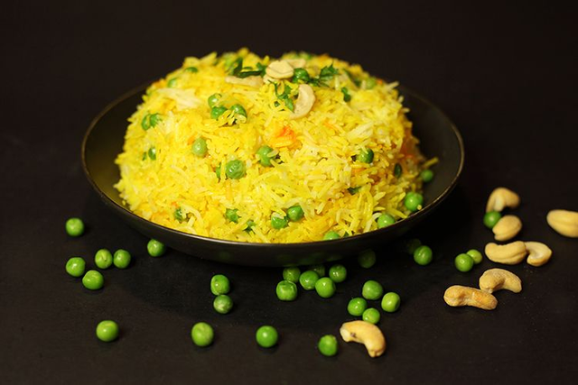 Mutter Pulav (500 CC) – Fragrant Basmati Rice with Green Peas