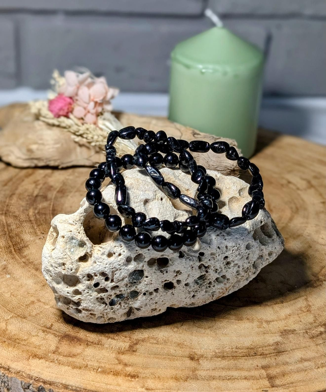 Tourmaline Noire : Pierre de Protection et d'Ancrage