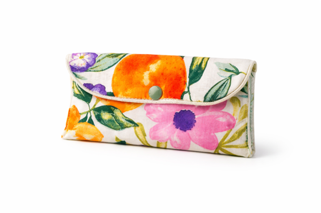 Pochette à lunette nettoyante réversible modèle « Camélia »