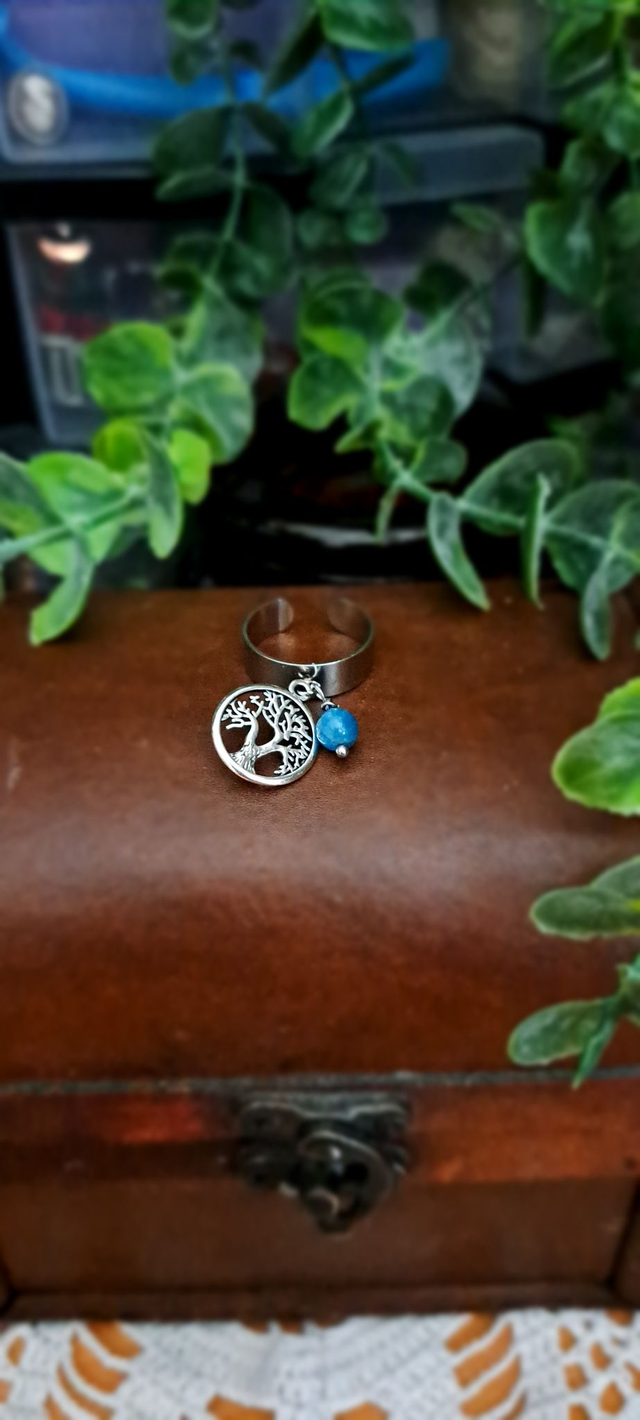 Bague arbre de vie et apatite bleue