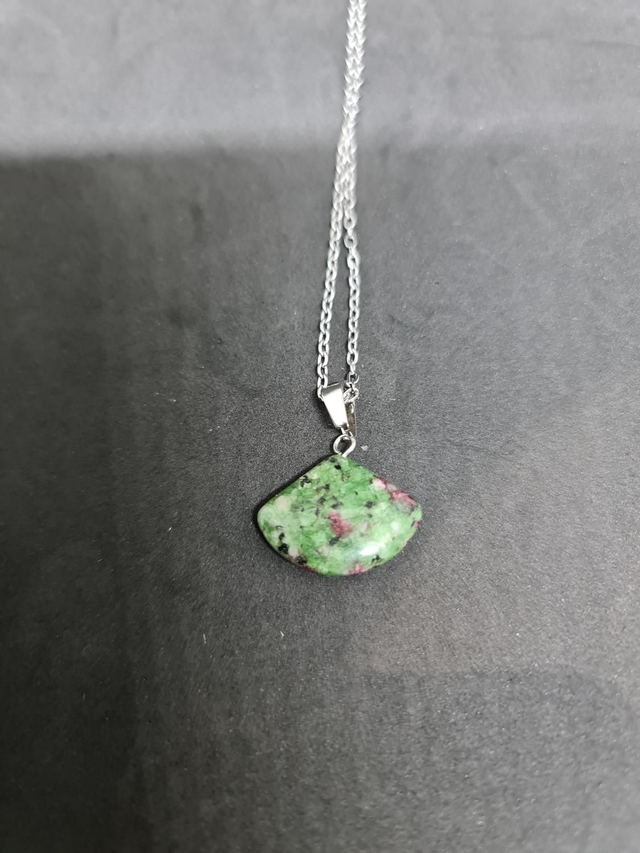 Collier éventail rubis zoisite