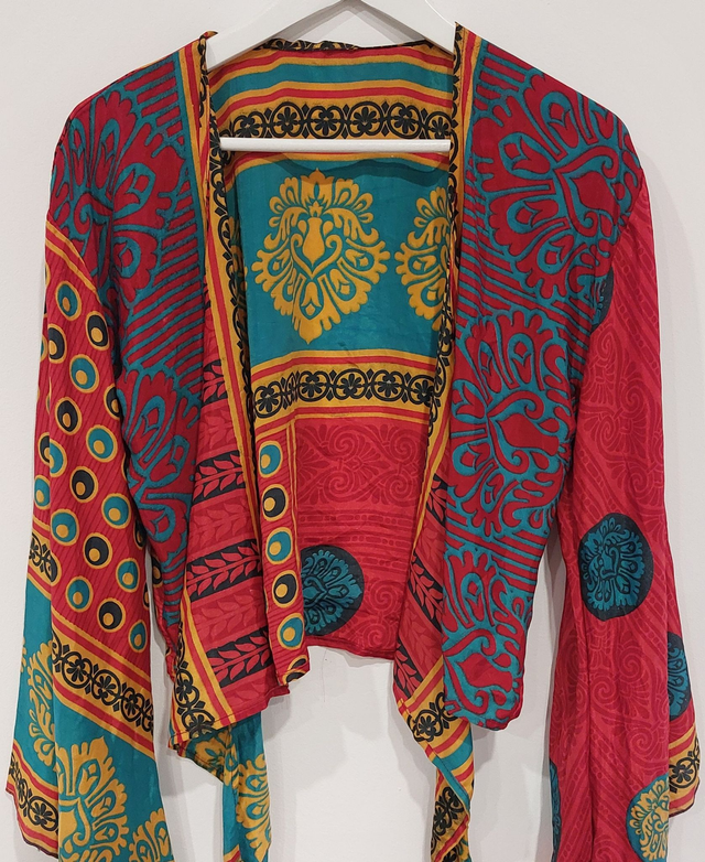 Top femme cache-cœur ou gilet en soie vintage recyclée, manches longues évasées - unique, coloré et léger - écoresponsable - rouge, jaune et bleu 