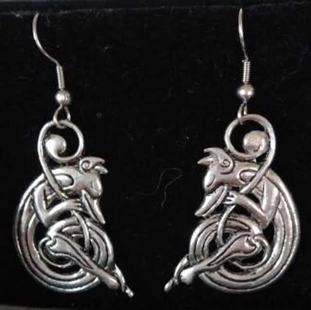 Pewter earrings - Sitting beast
