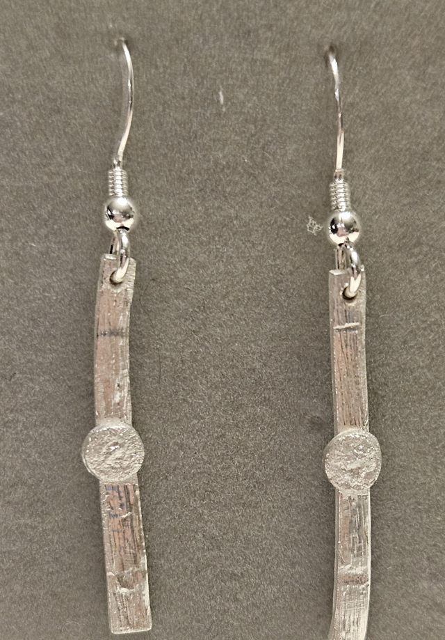 Textured drop with circles 