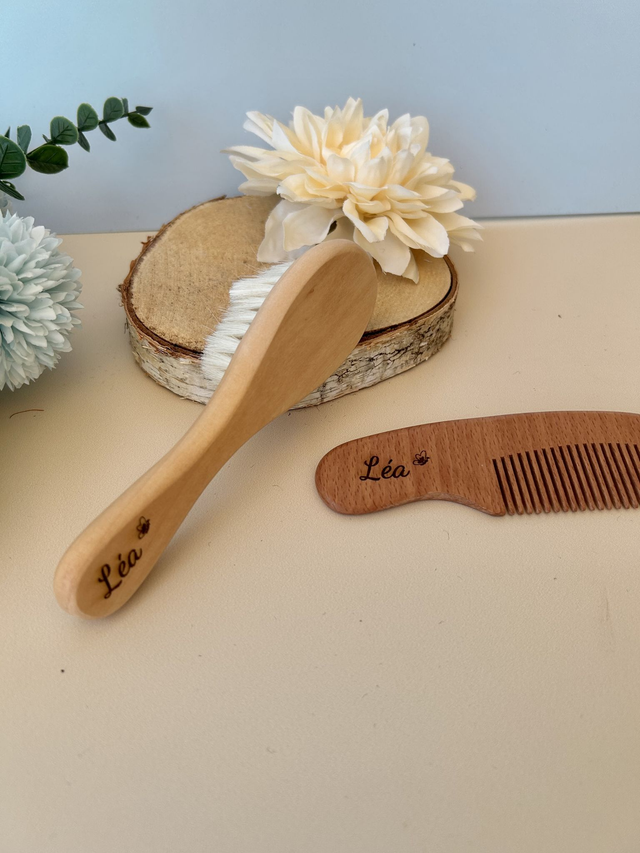 Brosse et peigne en bois 