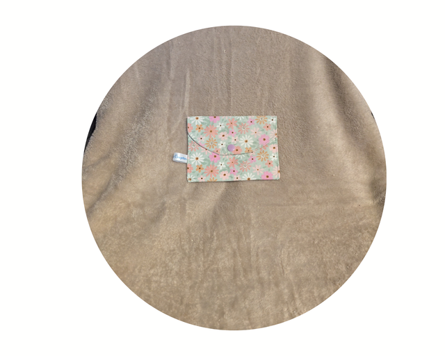 Pochette à savons fleurie verte claire