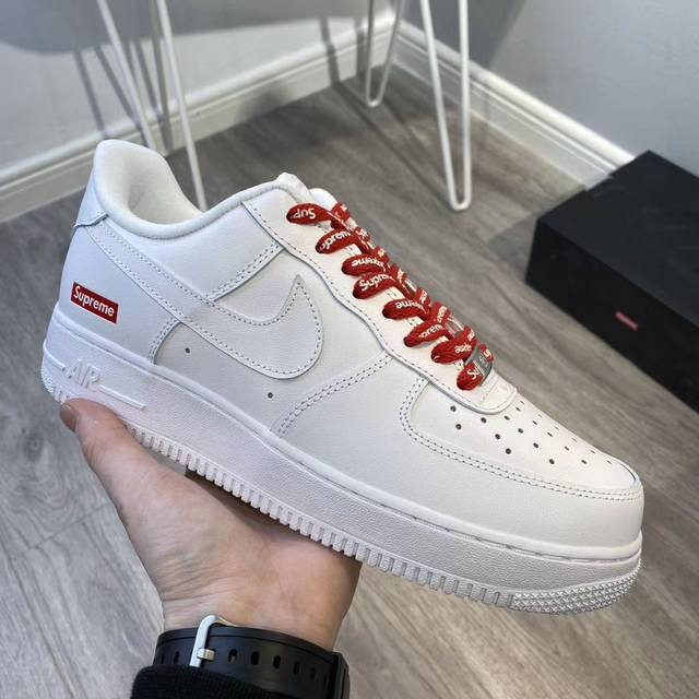 Nike Air Force 1 (Vendu sans la boîte )