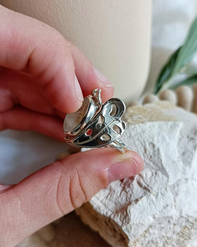 Anello Monstera e Quarzo