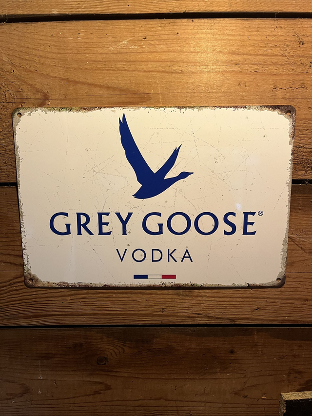 Metalen bierbord Grey Goose (logo) - 30 X 20 cm