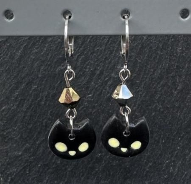 Boucles tête chat noir 