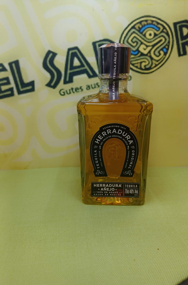 Tequila Herradura añejo 0.7 l
