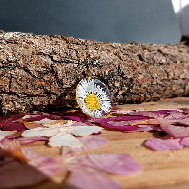 Collier pâquerette désaxée 