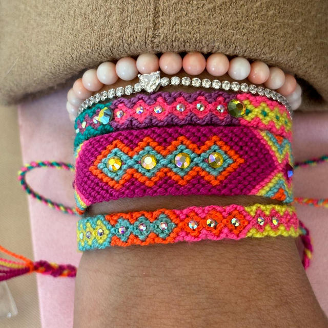 3 braccialetti colori assortiti 