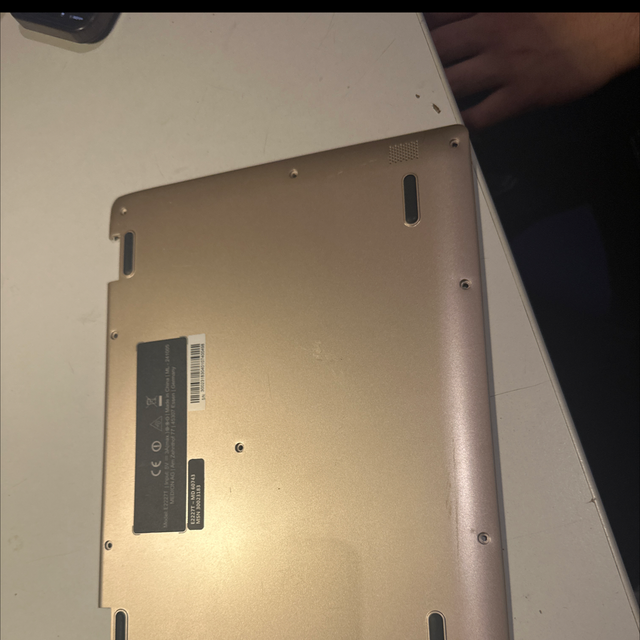 1078-Medion E2227T Untergehäuse Basecover Bodenwanne – MD 60743 MSN 30023183 Gold Ersatzteil