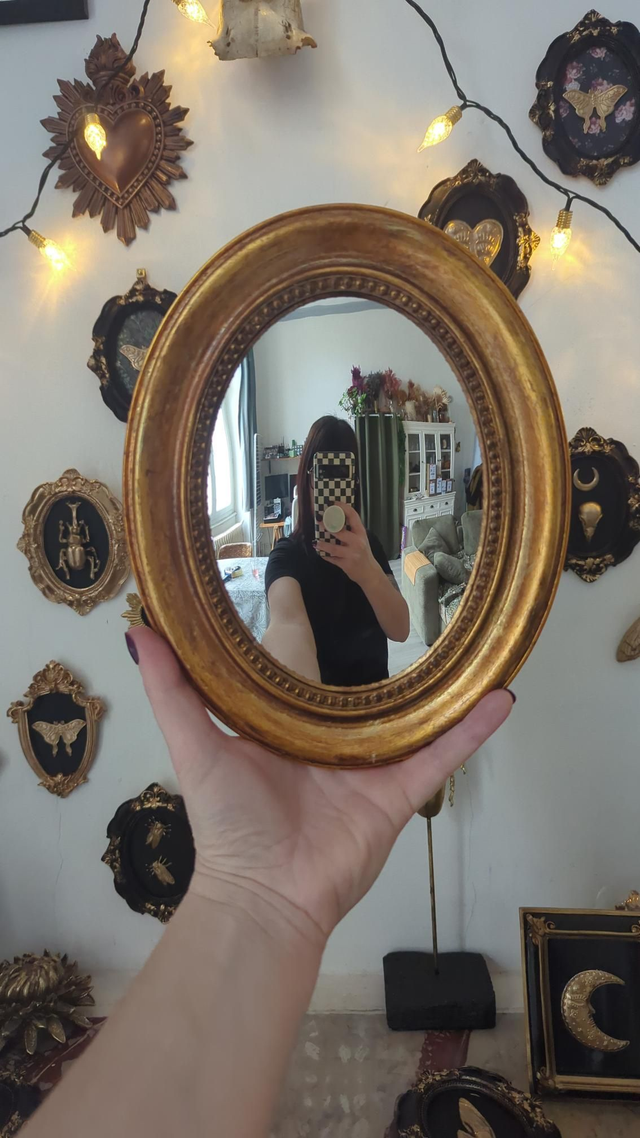 Miroir de sorcière doré - style baroque et mystique