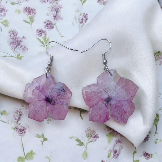 Pendientes flor lila  P001
