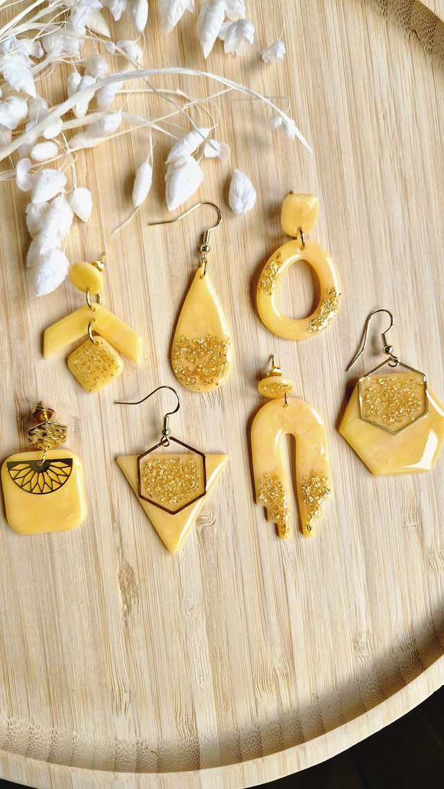 Miel Doré - Boucles d'oreilles en pâte polymère et résine.