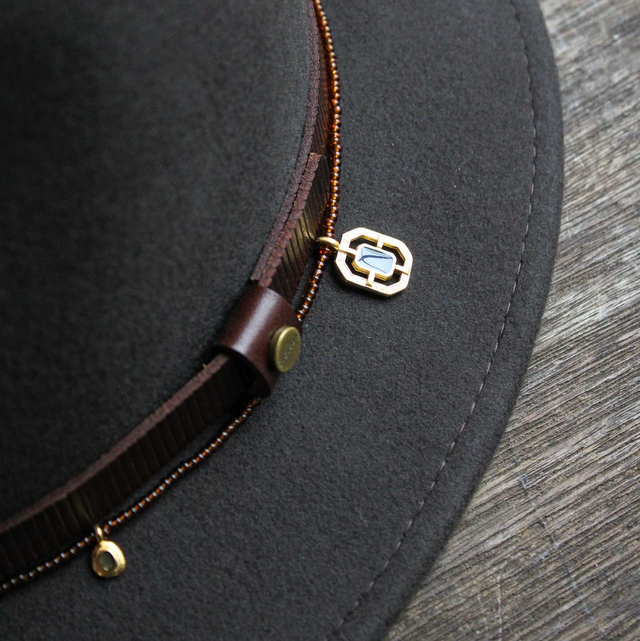 Hoed Ketting TS Brown Beads 