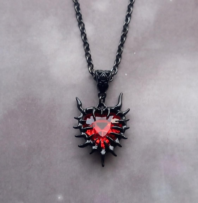 Spiky Black Devil Heart Necklace - Red