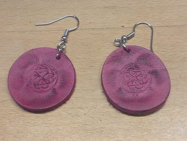 Boucles d&#039;oreille cuir.