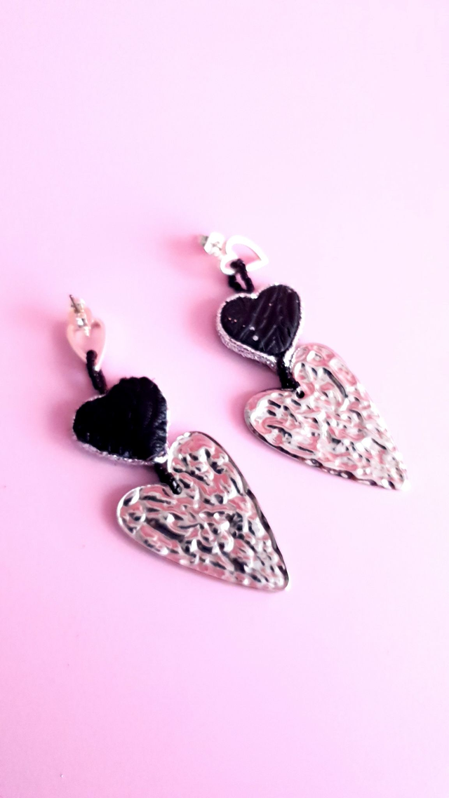 Boucles d'oreilles Coups de coeur noir et argenté