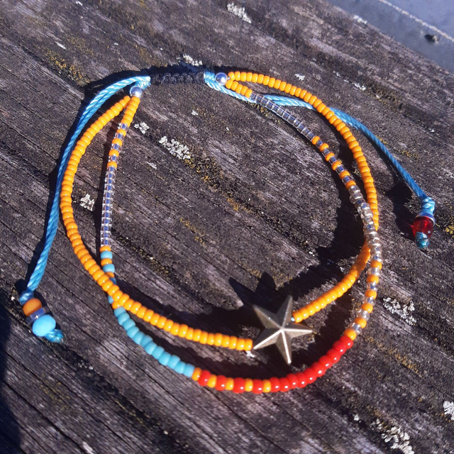 Bracelet de Cheville double Fait-Main Coloré motif Etoile pour Femme sur nœud coulissant 