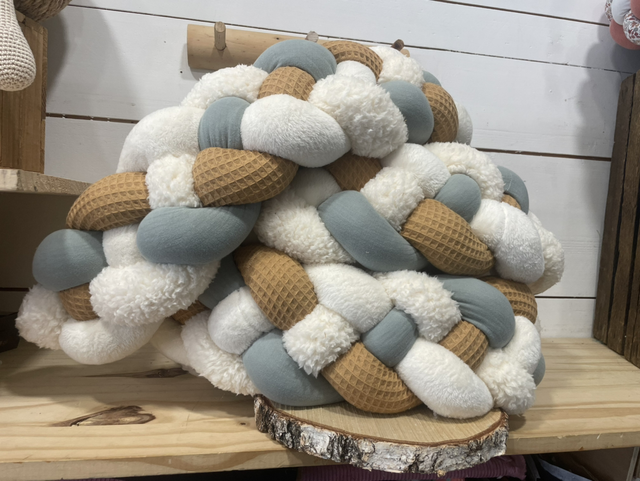 Tresse de lit vert amande écru Camel