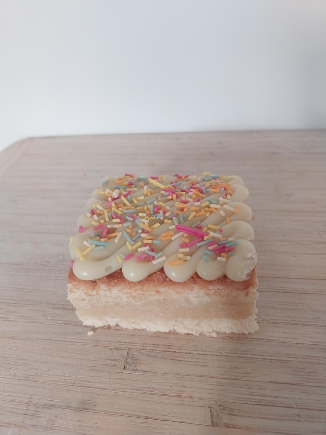 Funfetti Blondie 