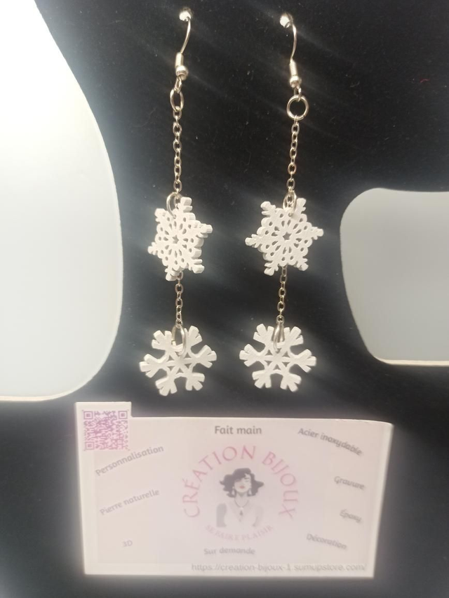 Boucle d'oreille pendante  avec flocon
