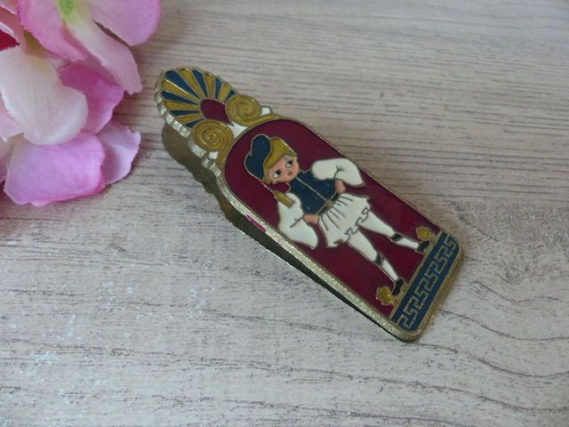 Pince à courrier vintage en laiton émaillé peint main – motif couple grec en tenue traditionnelle – pince à papier décorative pour bureau