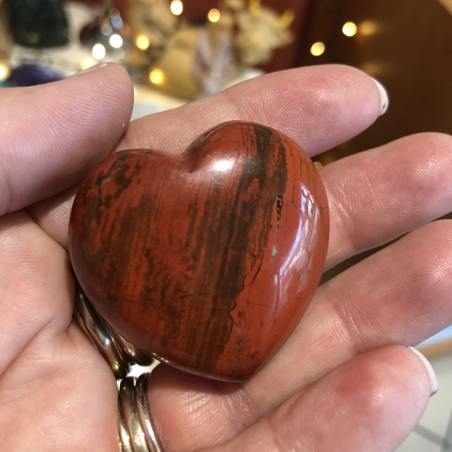 Coeur en jaspe rouge