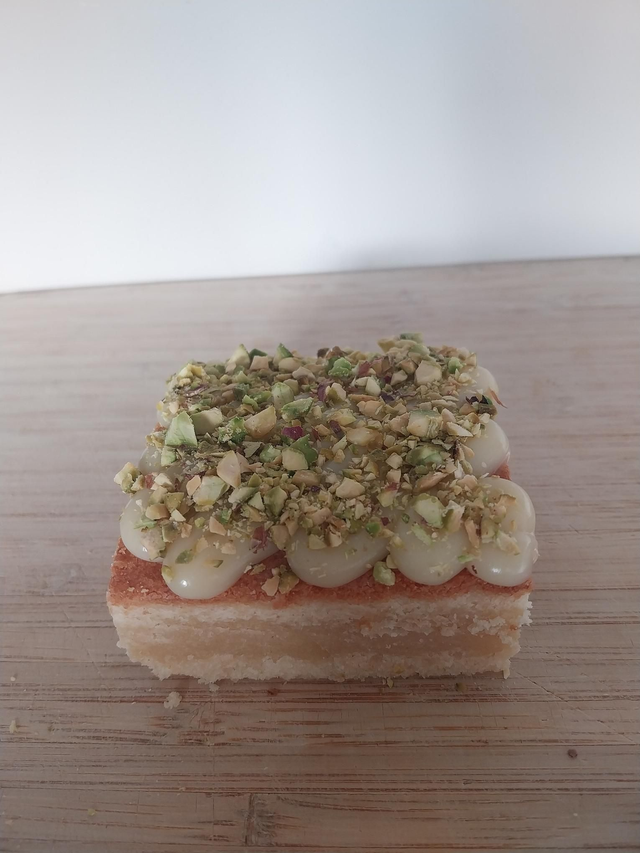Pistachio Blondie 