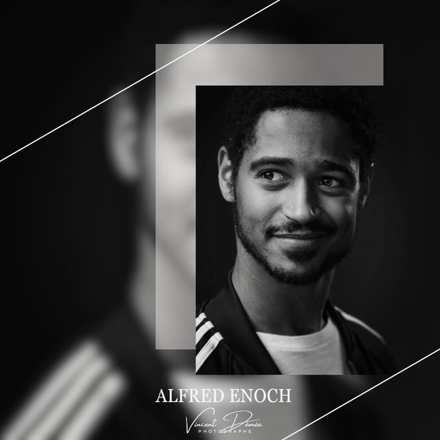 Portrait Alfred Enoch 