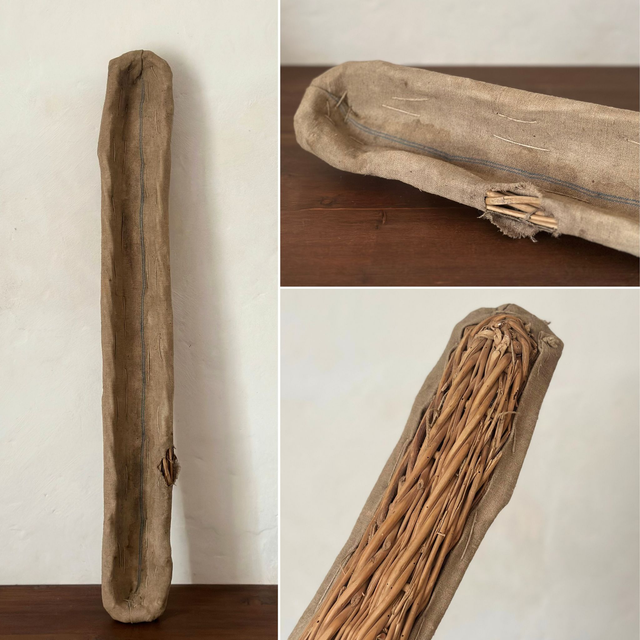 le moule à pain et son joli tissu au liseré bleu