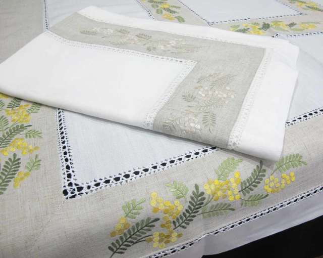 MANTELERIA 135X180 BORDADOS VERDES 