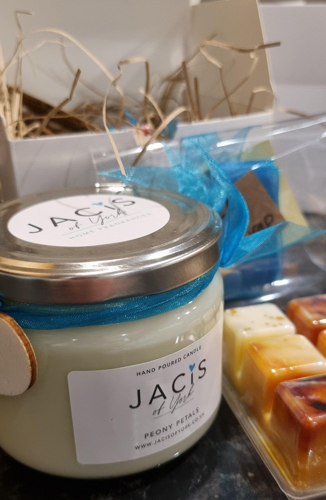 Jacis of York: Candle &amp; Wax Melts Gift Set