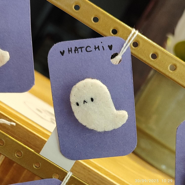 Broche fantôme &quot;Hatchi&quot;