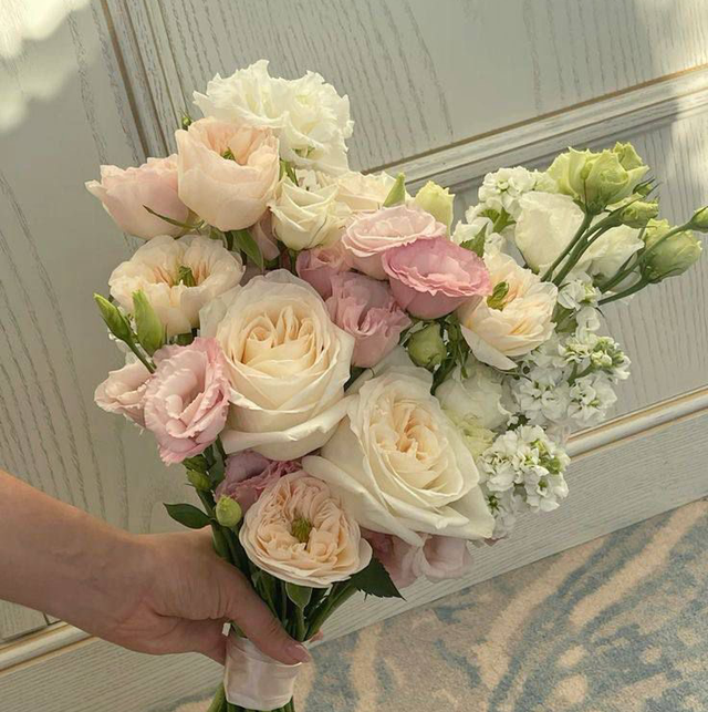 Bouquet pastel en forme de cœur 