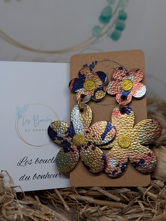 Boucles d'oreilles Marguerite marine dorée m601