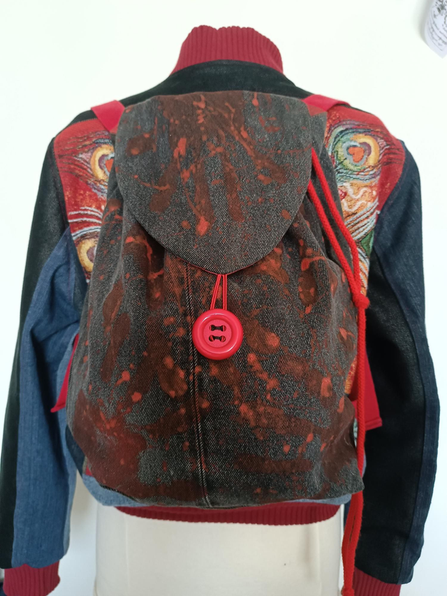 Sac à dos rouge et noir 