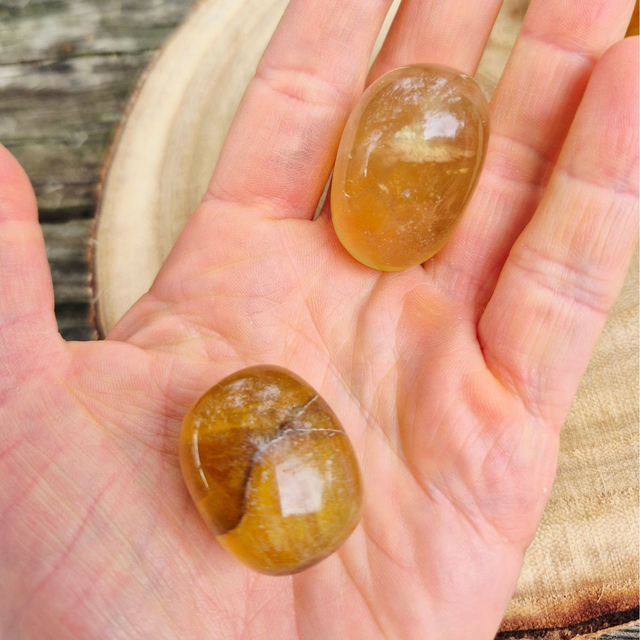 Pierre roulée Fluorite jaune