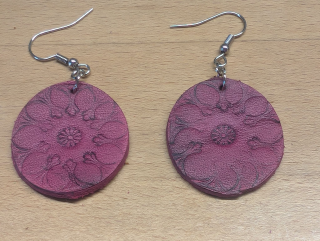 Boucles d&#039;oreille cuir.