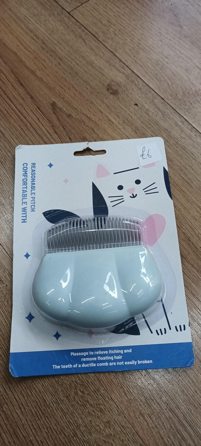 Wide tooth comb for cats 