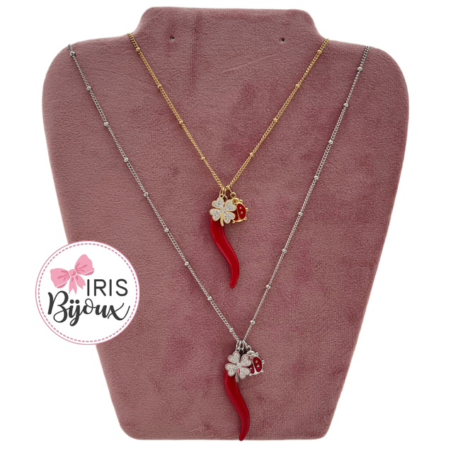 Collana lunga con 3 Charms pendenti portafortuna 