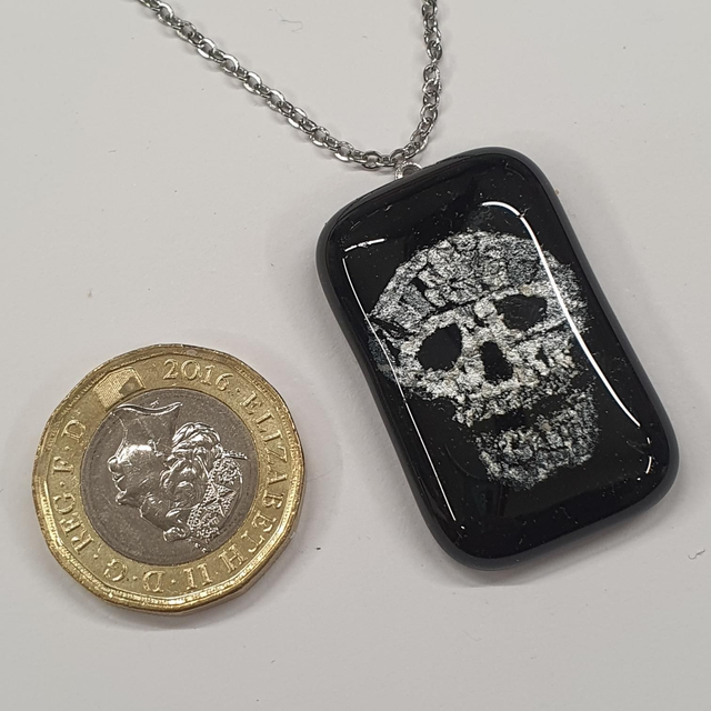 Black and silver skull 2 pendant NEW