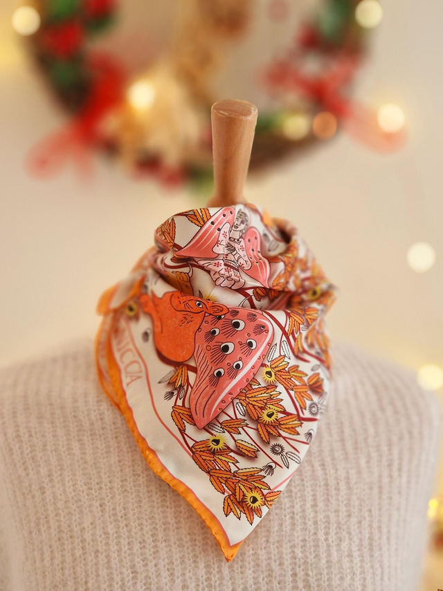 CARRÉ SAN CHIRGU BEIGE 44 