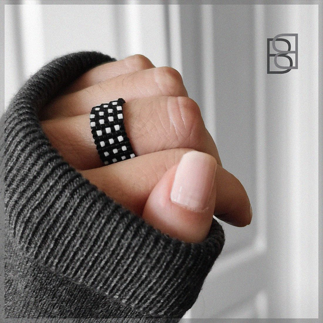 DOTTED LINES ring
