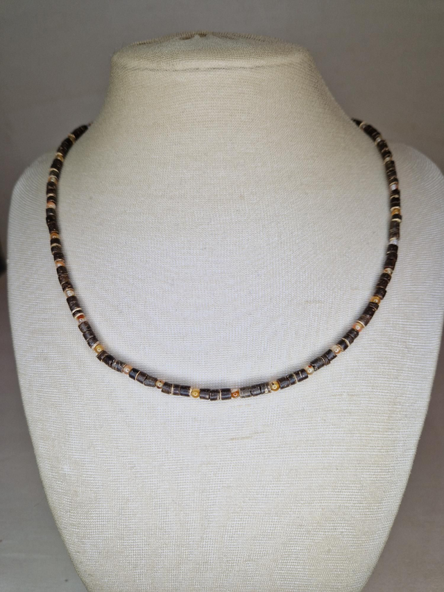 Cornaline, bois de coco / 012