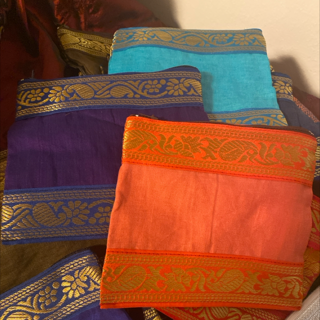 „Alles drin“ Tasche KLEIN, handgefertigt und "gefüttert" ca 15x15cm