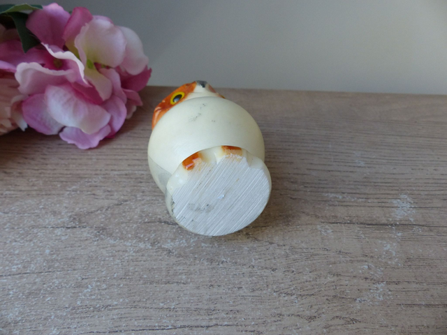 Statuette de chouette en pierre albâtre sphérique orange sculptée à la main, chouette presse papier en pierre décoration bureau vintage